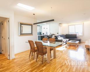 Living room of Apartment for sale in  Barcelona Capital  with Air Conditioner, Heating and Balcony