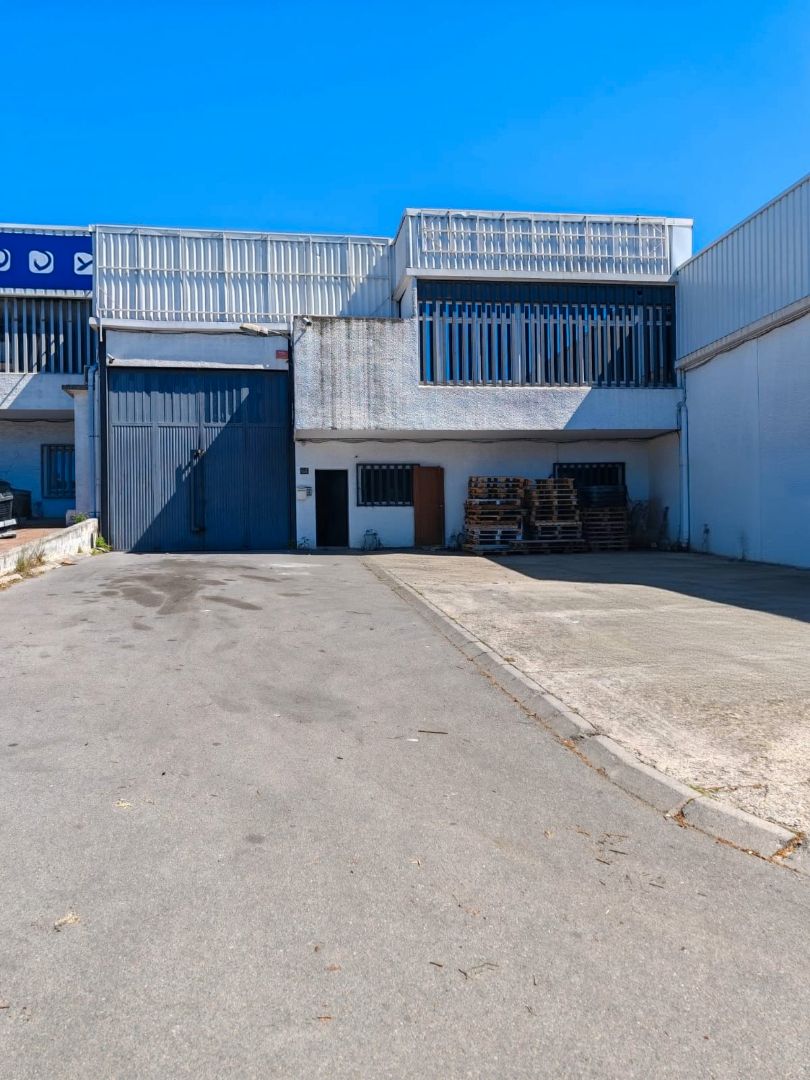 Vista exterior de Nau industrial en venda en Lloret de Mar