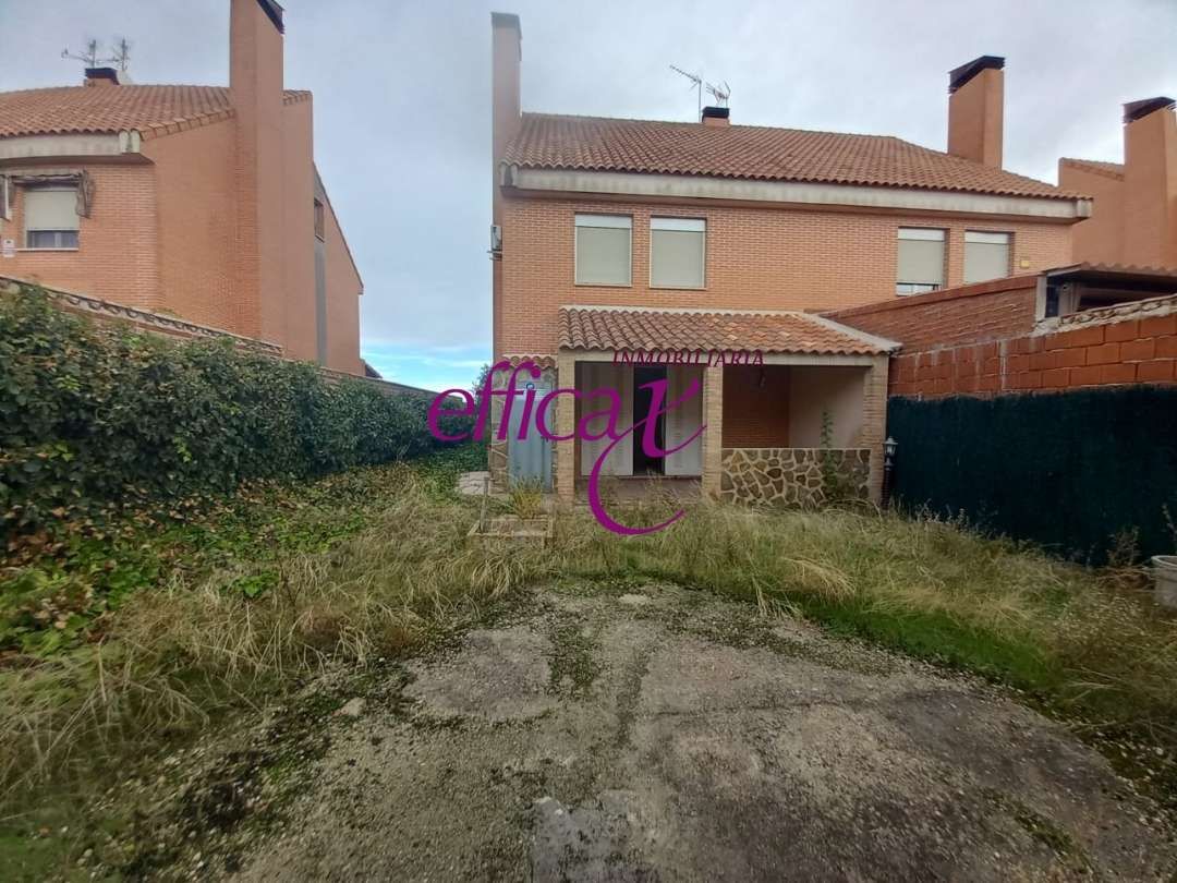 Casa o xalet en venda en Torrijos amb Calefacció