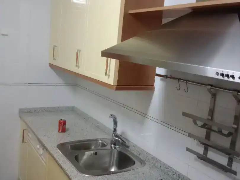 Küche von Wohnung zur Miete in Cáceres Capital mit Klimaanlage