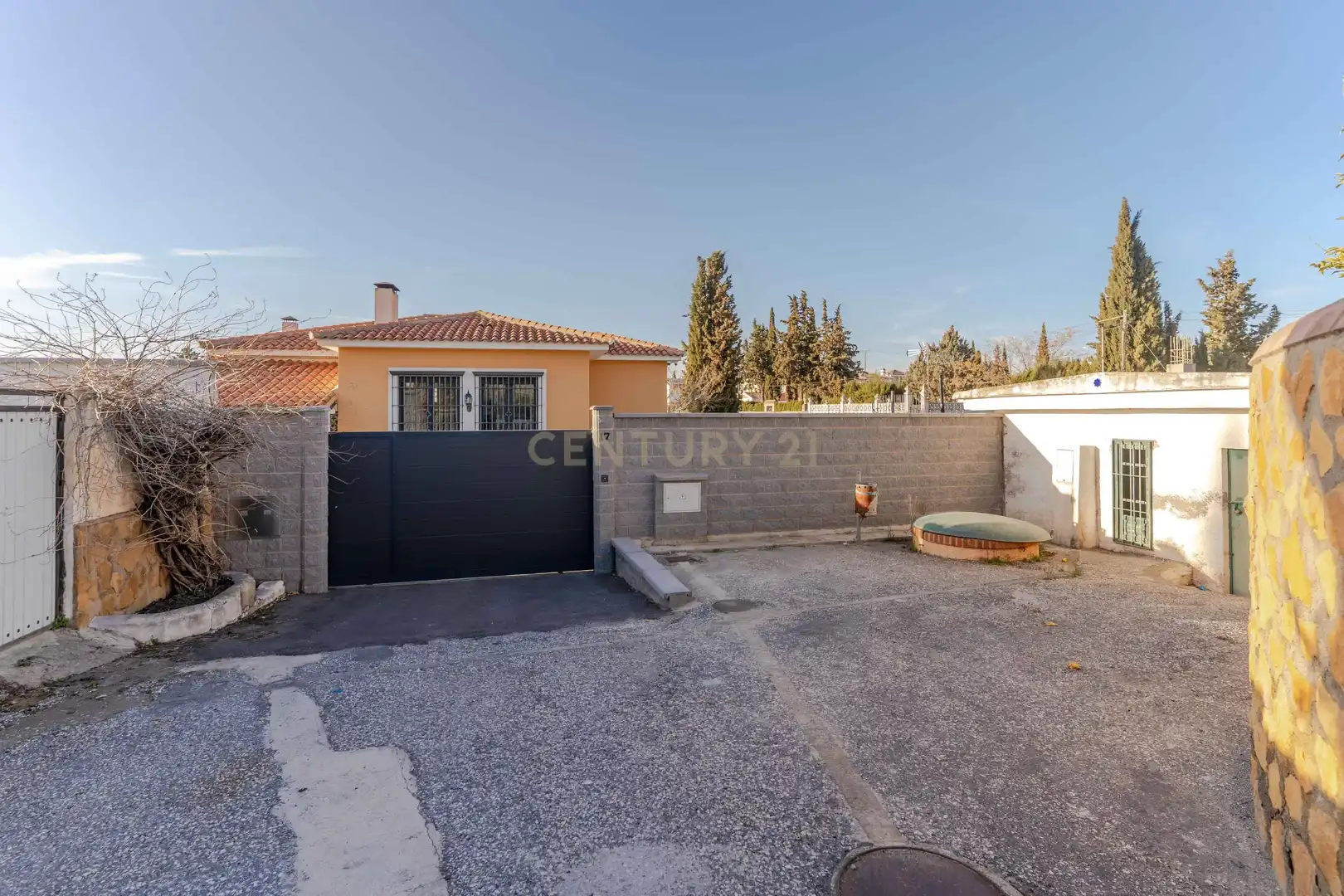 Vista exterior de Casa o chalet en venta en Villa de Otura con Aire acondicionado, Jardín privado y Piscina