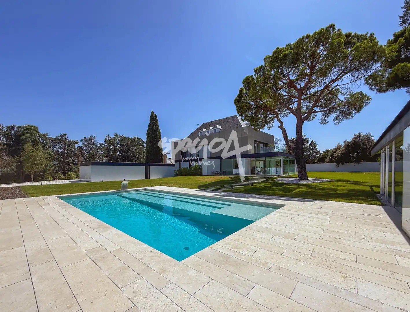 Piscina de Casa o chalet en venta en Pozuelo de Alarcón con Aire acondicionado, Calefacción y Jardín privado