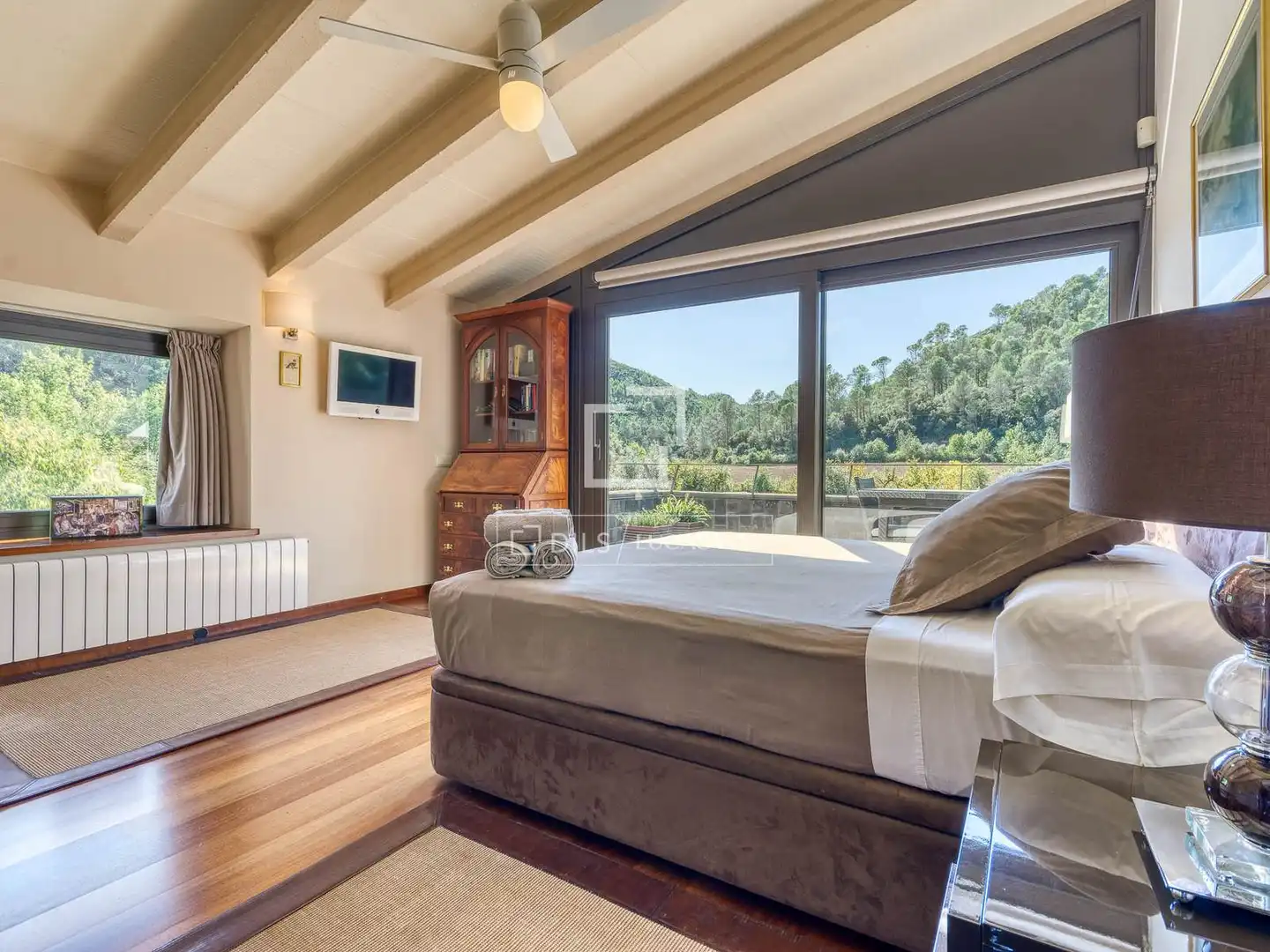 Habitación de Finca rústica en venta en Boadella i les Escaules con Calefacción, Jardín privado y Terraza