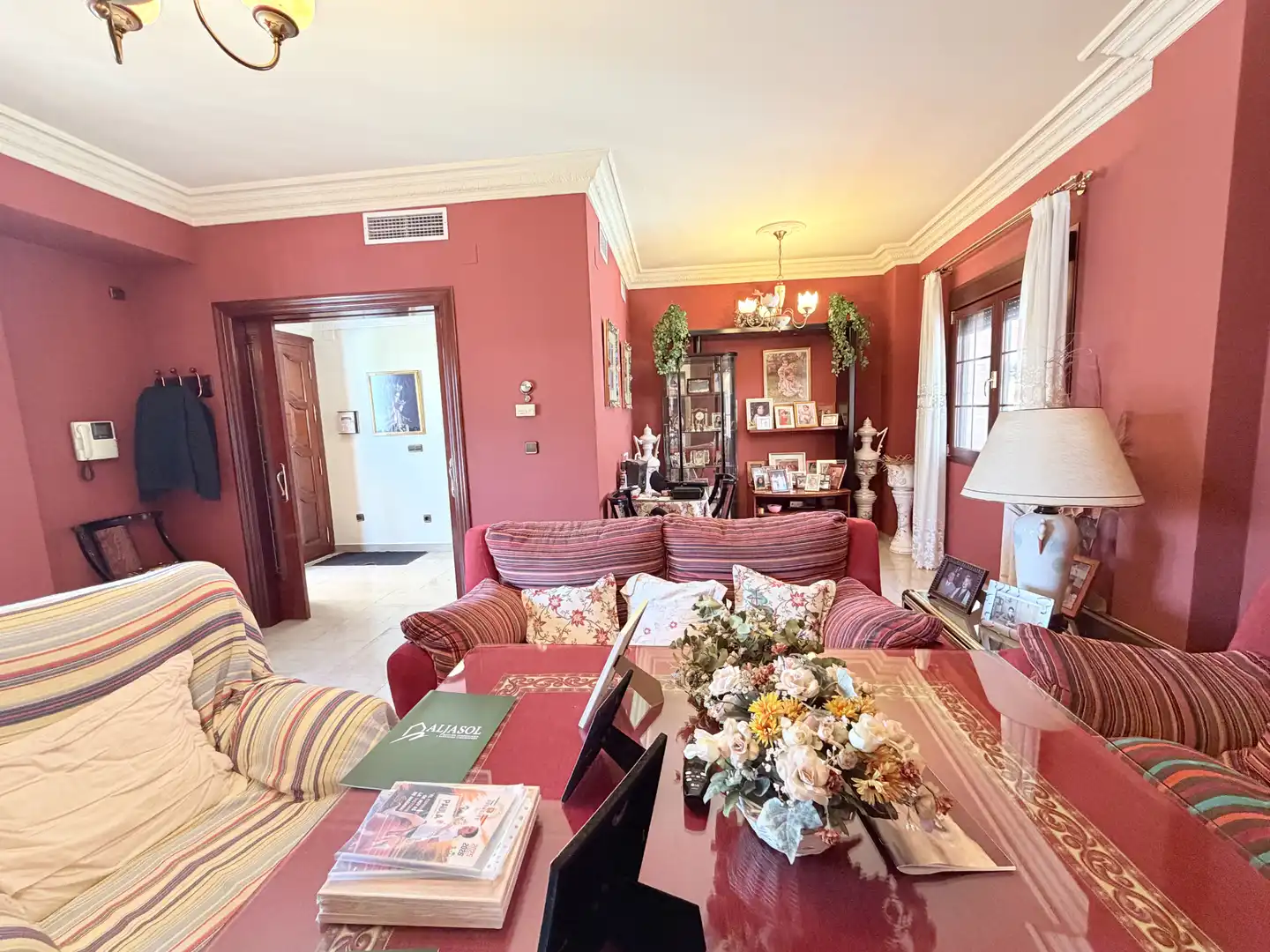 Sala d'estar de Casa o xalet en venda en Bormujos amb Aire condicionat, Jardí privat i Terrassa