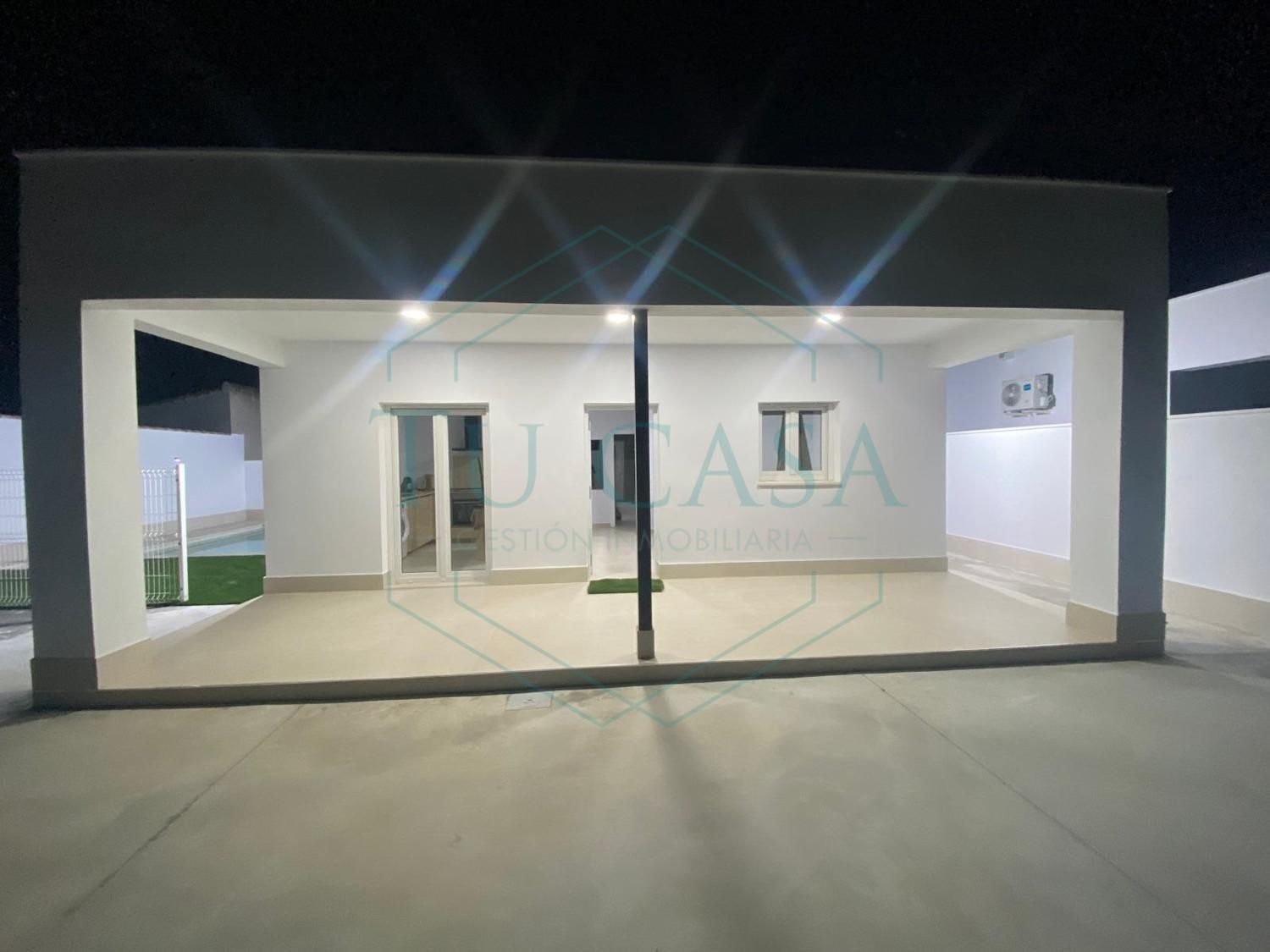 House or chalet for sale in Chiclana de la Frontera  with Air Conditioner, Terrace and Swimming Pool