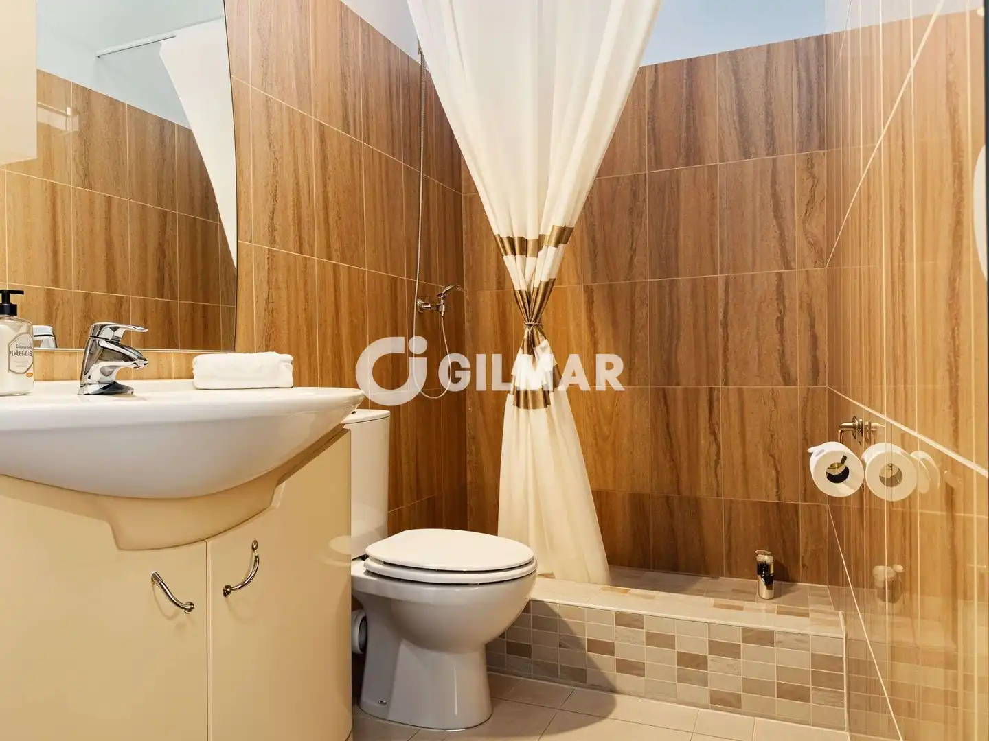 Baño de Estudio en venta en Arona con Jardín privado, Piscina y Balcón
