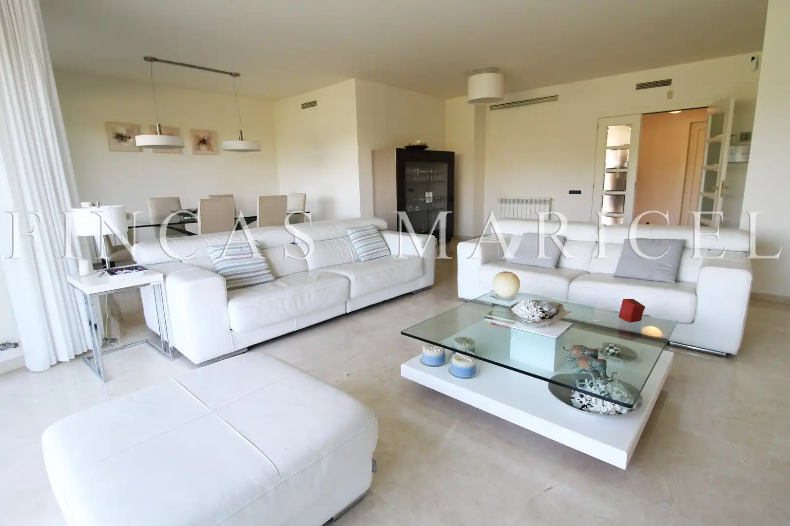 Sala de estar de Piso de alquiler en Sitges con Aire acondicionado, Calefacción y Terraza