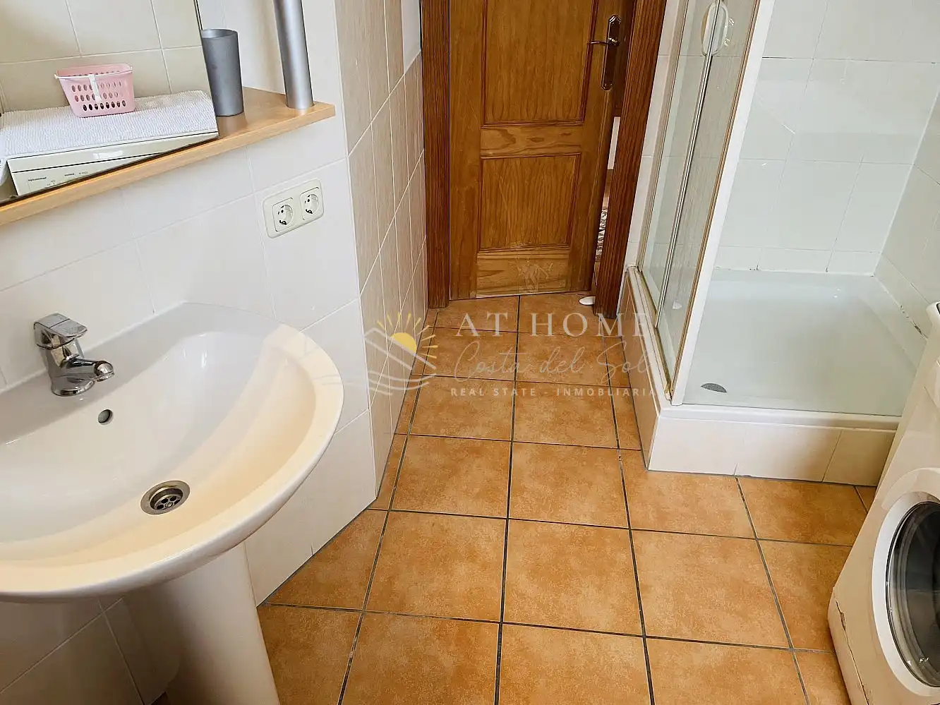 Bathroom of Apartments for sale in Torrox  with Terrace, Swimming Pool and Oven