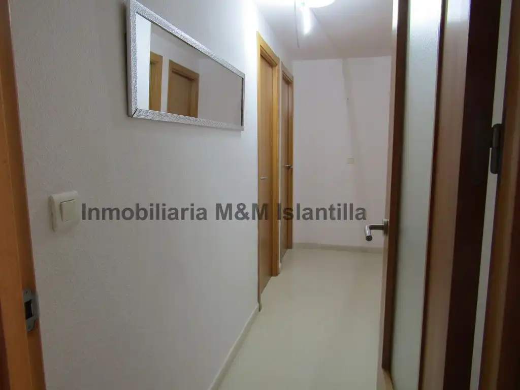 Piso en venta en Isla Cristina con Terraza, Horno y Lavadora
