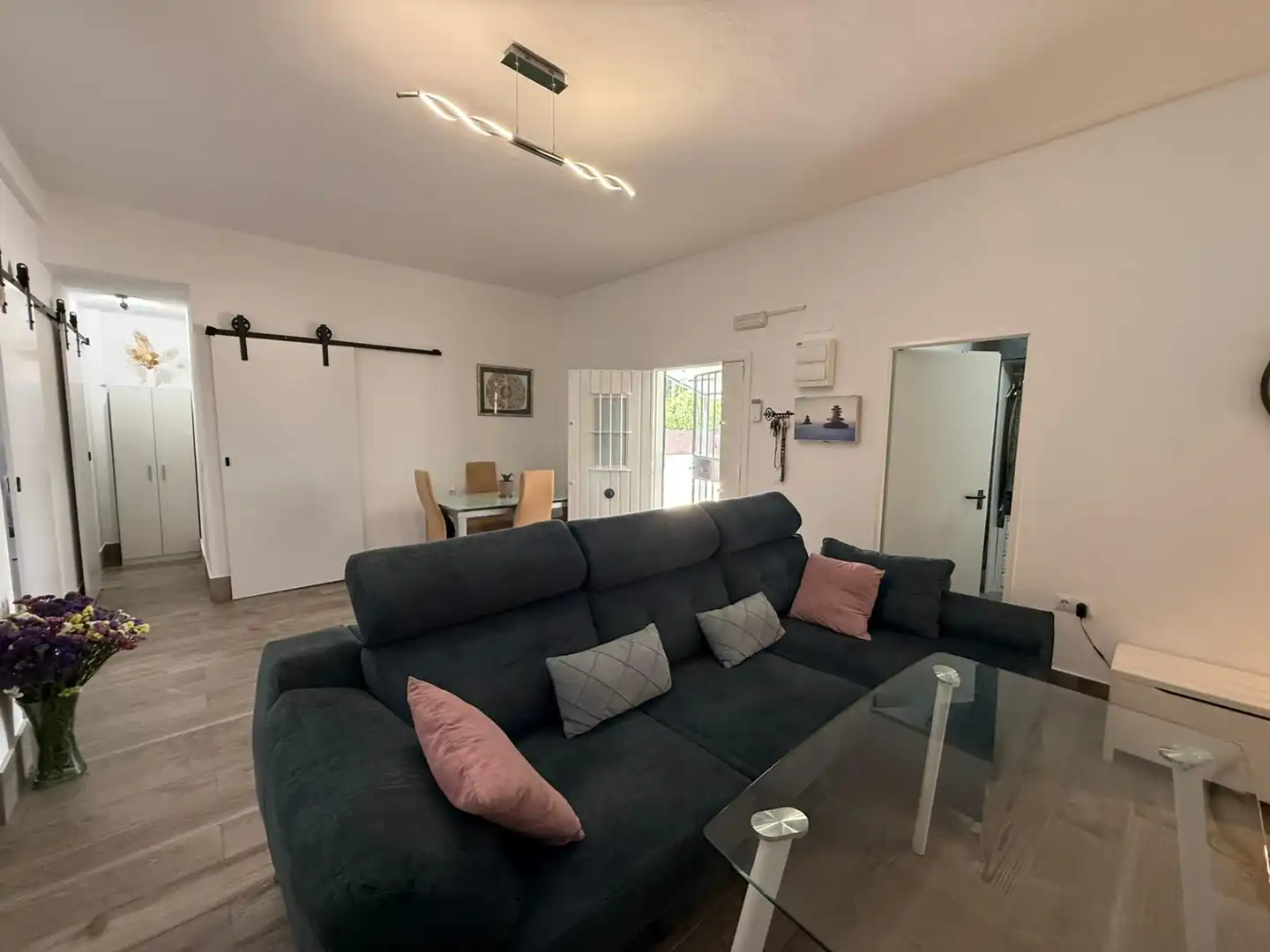 Sala d'estar de Casa o xalet en venda en Utrera amb Jardí privat, Terrassa i Piscina