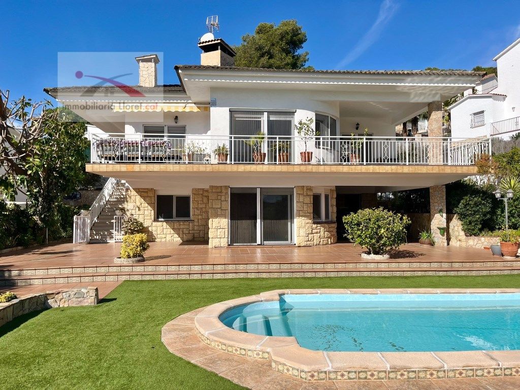Vista exterior de Casa o chalet en venta en Lloret de Mar con Balcón