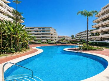 Flat with pool for sale in San Pedro de Alcántara
