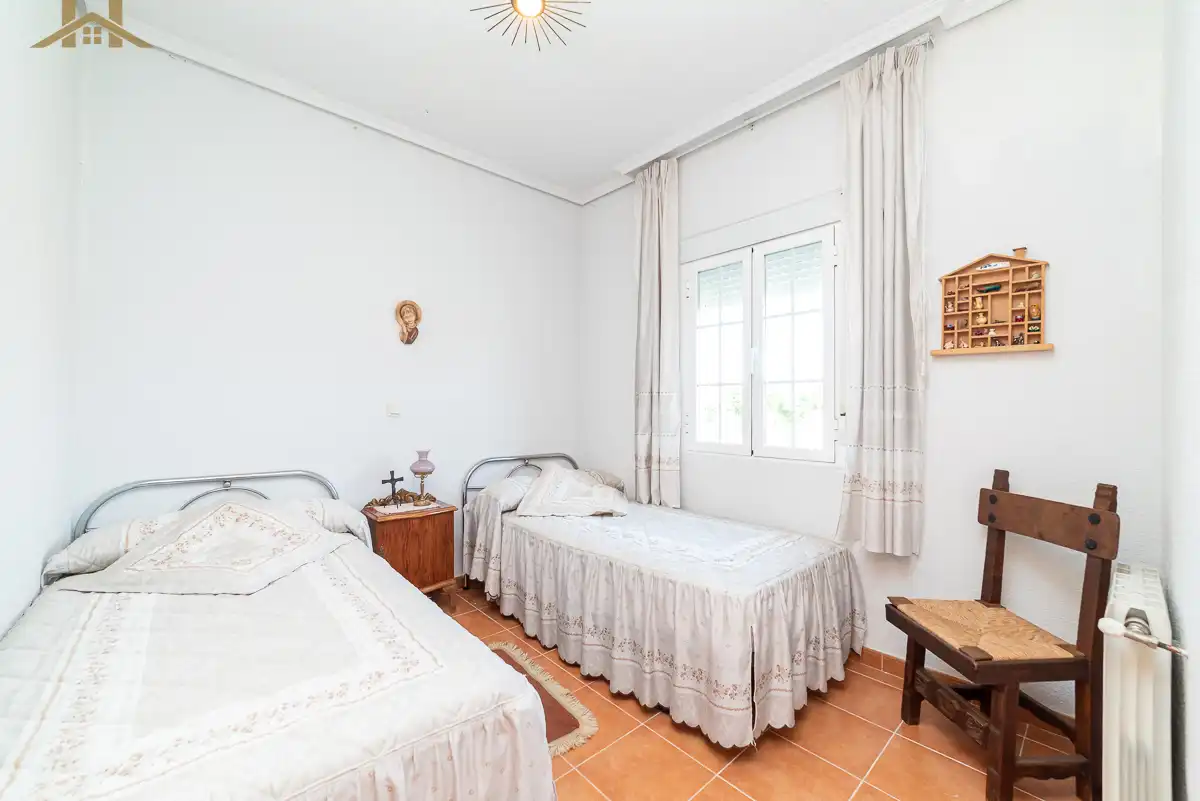 Bedroom of Detached homes for sale in Cadalso de los Vidrios  with Heating and Private garden