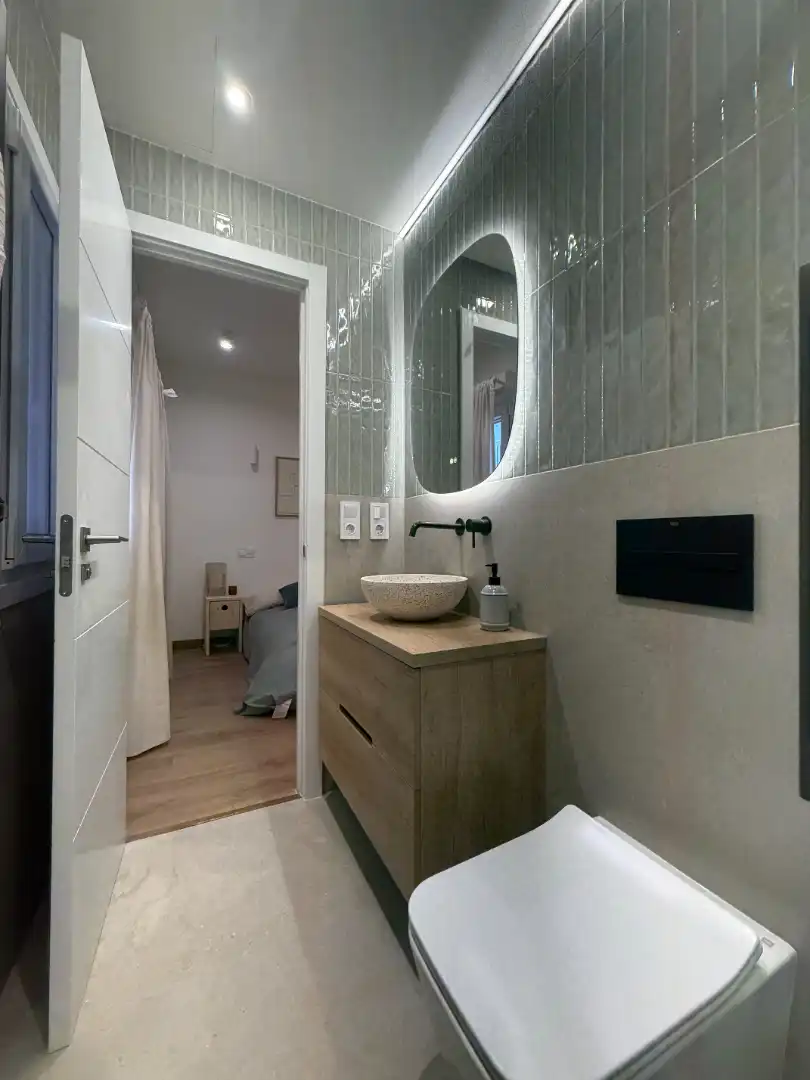 Bathroom of Flat for sale in Madrid  with Air Conditioner, Heating and Furnished