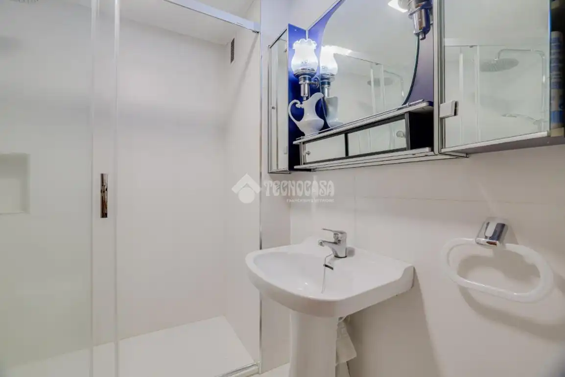 Baño de Piso en venta en Montcada i Reixac con Balcón