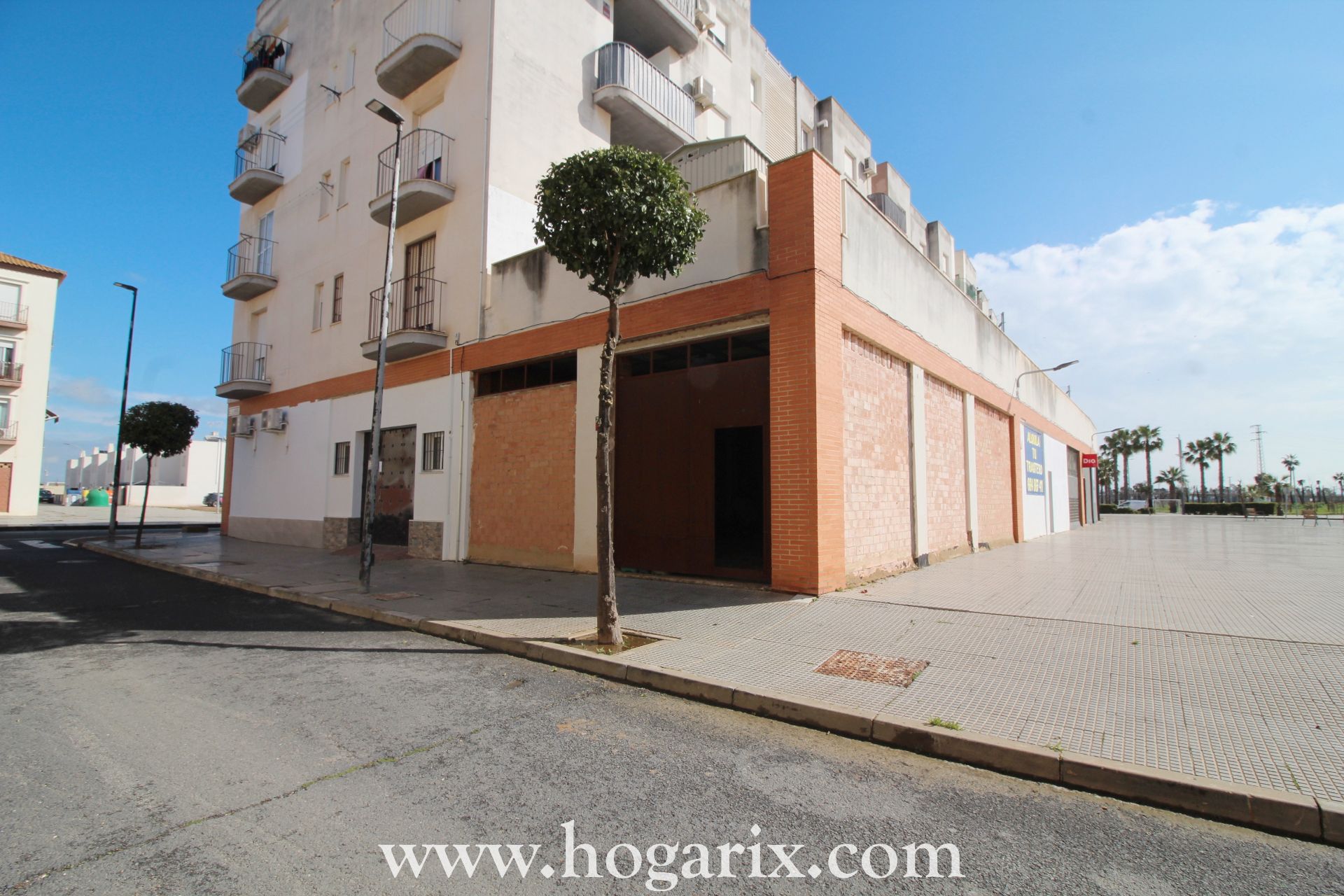 Vista exterior de Local en venda en San Juan del Puerto