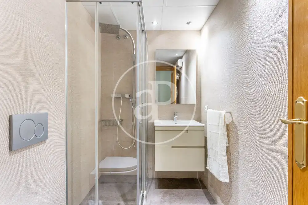 Baño de Dúplex de alquiler en Burjassot con Aire acondicionado, Calefacción y Amueblado