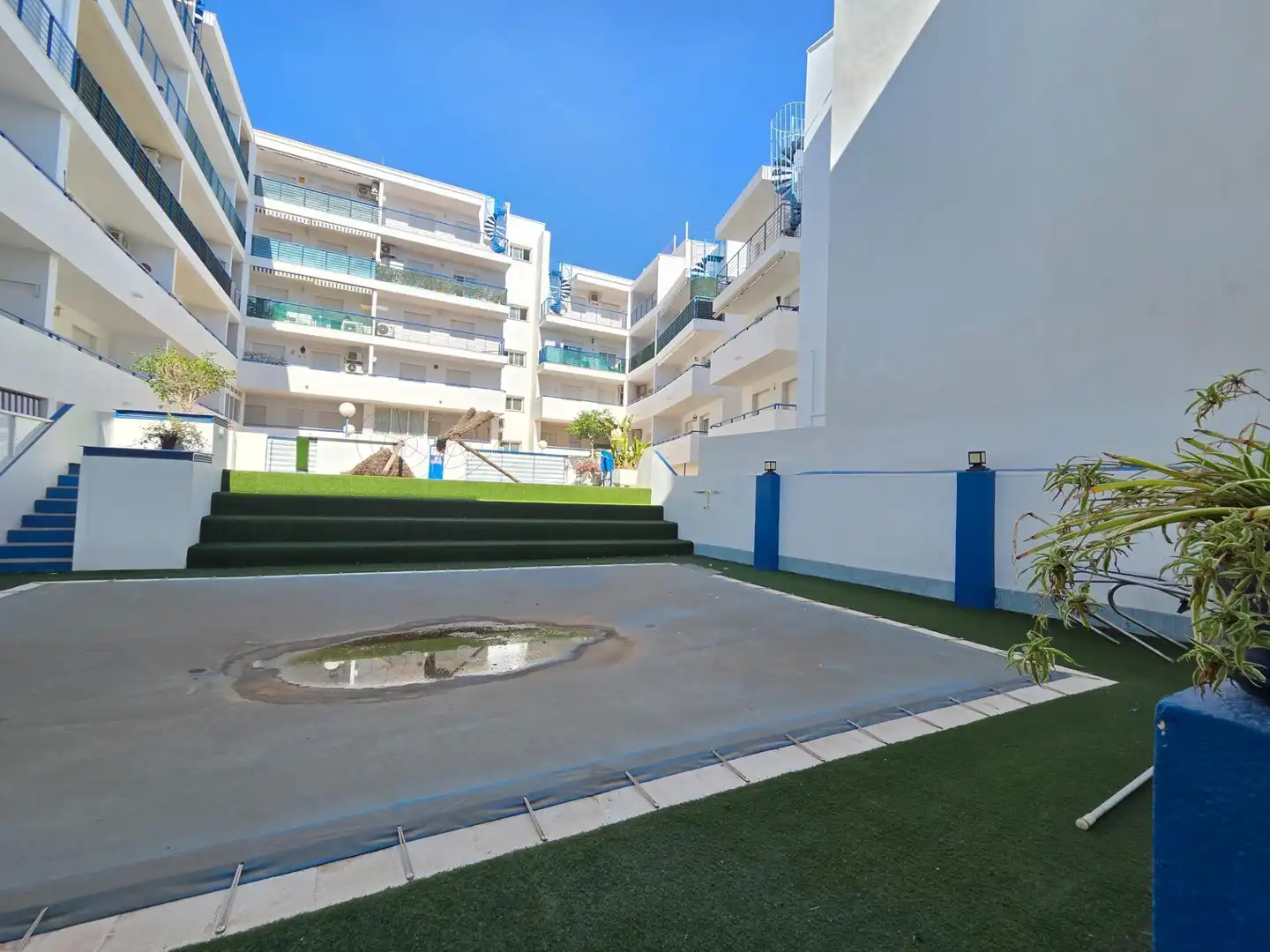 Piscina de Dúplex en venta en Garrucha con Aire acondicionado, Trastero y Piscina comunitaria