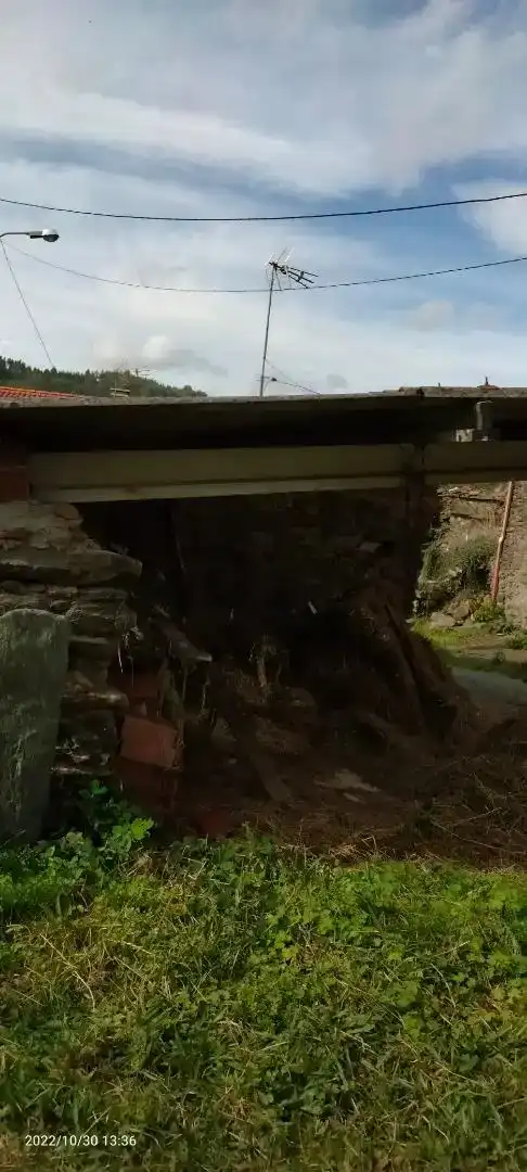 Casa adosada en venda en Santiso amb Moblat