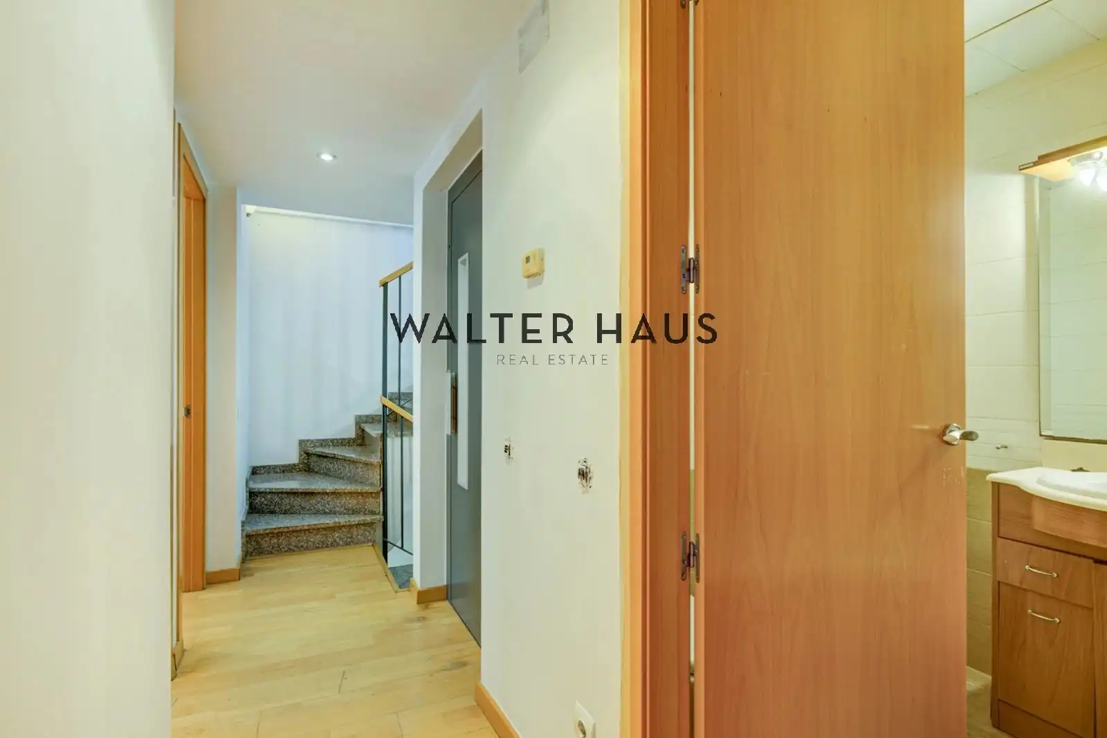 Houses for sale in Barcelona  with Air Conditioner, Heating and Terrace