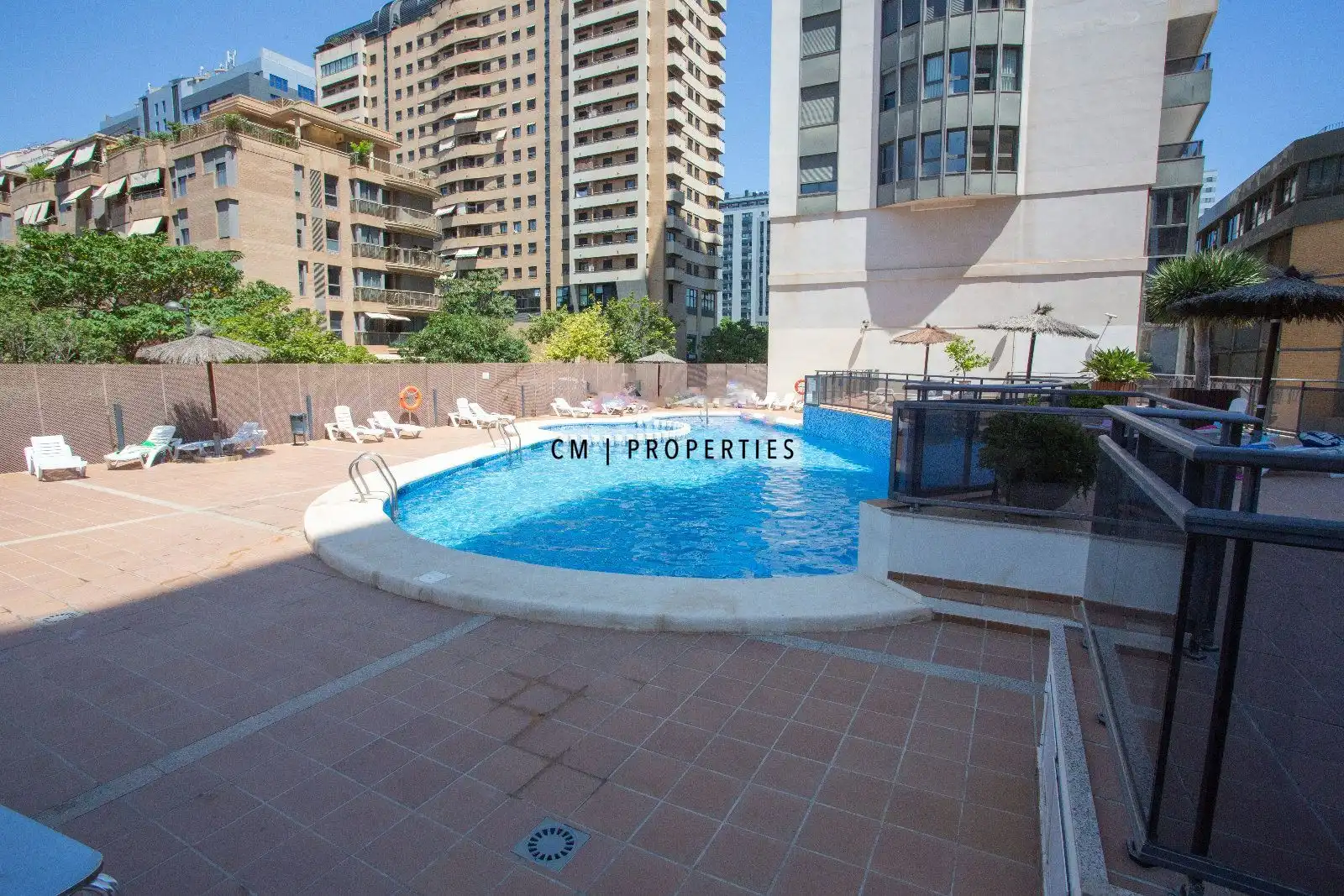 Swimming pool of Flat for rent in Valencia  with Air Conditioner, Heating and Terrace