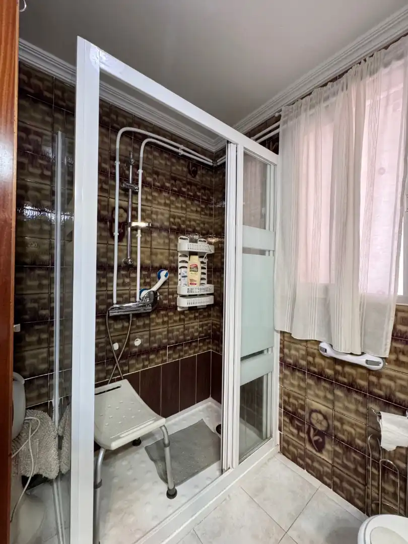 Baño de Piso en venta en Cáceres con Aire acondicionado, Terraza y Amueblado