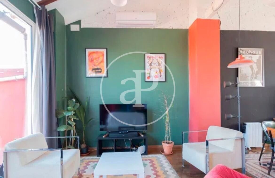 Àtic de lloguer a C/ dels Centelles, Russafa