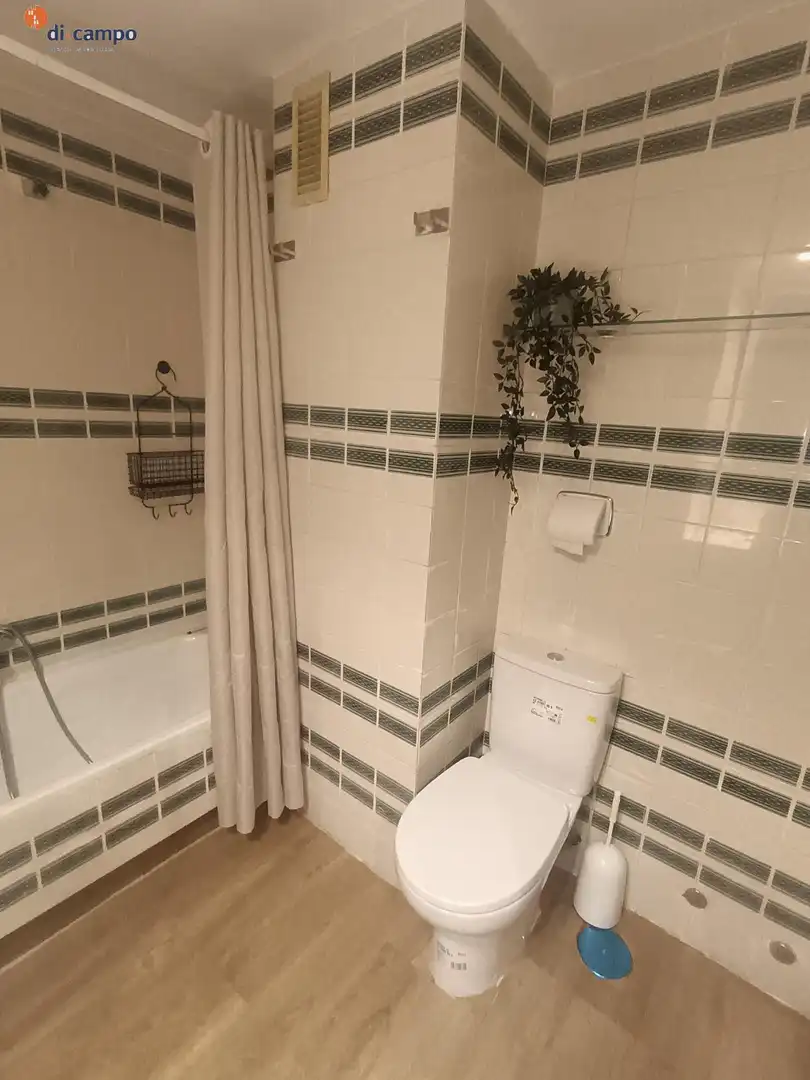 Bathroom of Attic for rent in Valladolid  with Heating, Terrace and Storage room