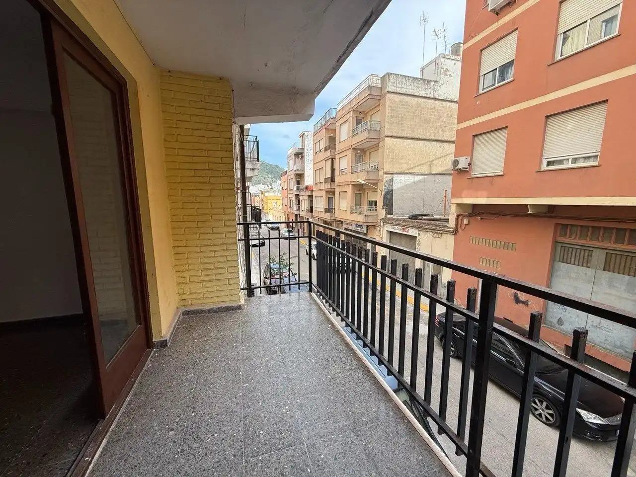 Vista exterior de Apartament en venda en Tavernes de la Valldigna amb Balcó