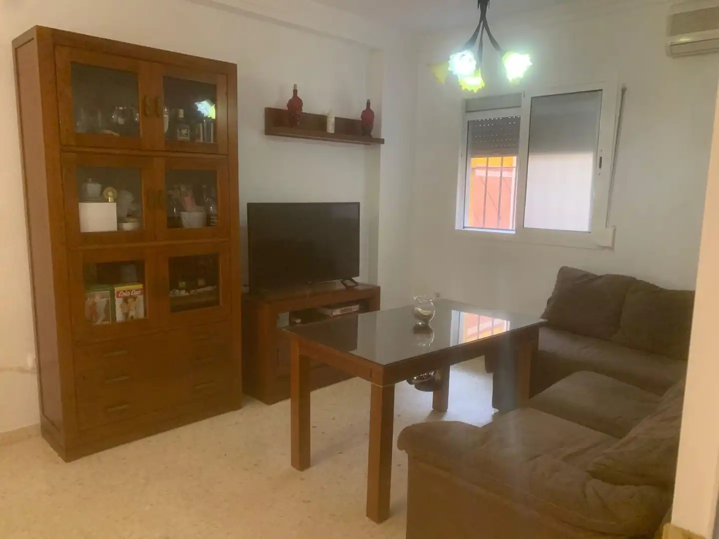 Sala d'estar de Casa adosada en venda en Sanlúcar de Barrameda amb Balcó