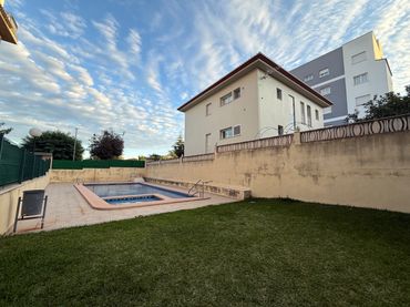 Piso con piscina en venta en Centro