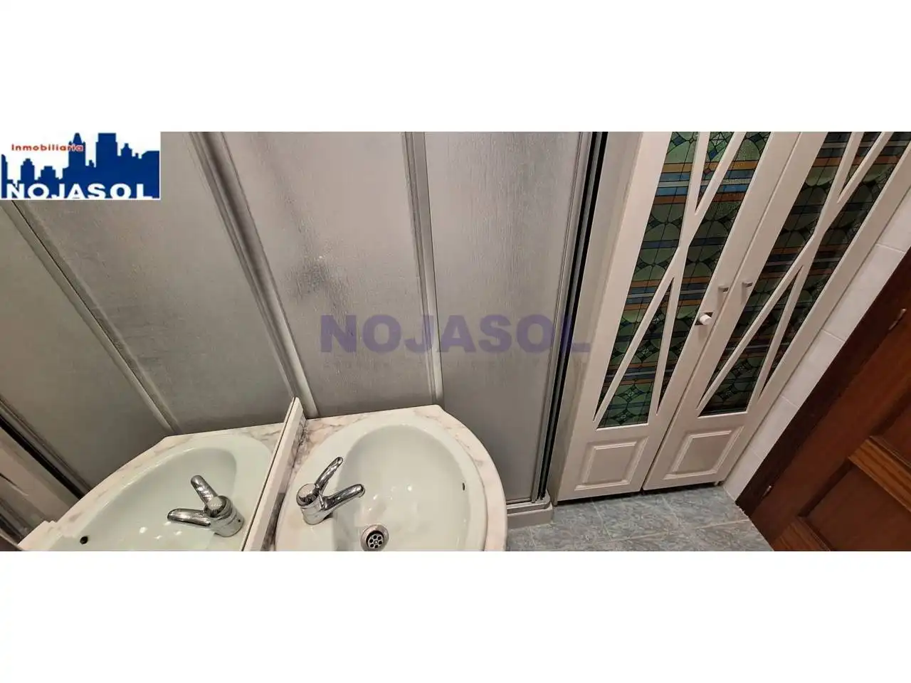 Bany de Apartament de lloguer en Noja amb Calefacció, Terrassa i Moblat