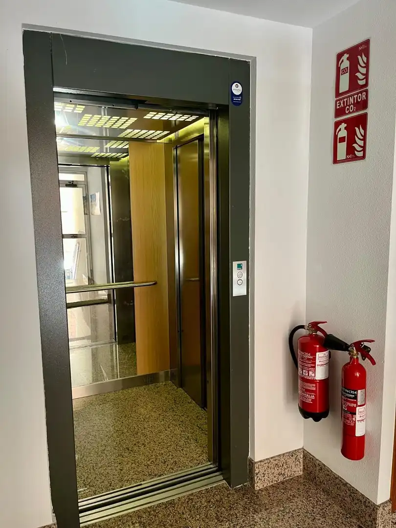 Piso en venta en La Unión con Trastero y Balcón