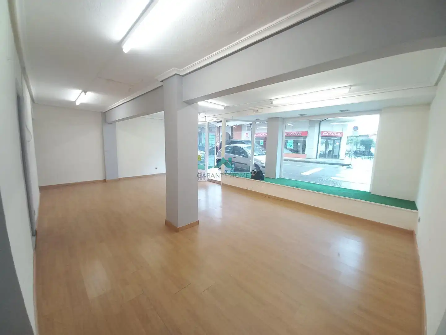 Local comercial de lloguer a Calle Santander, imagen 3