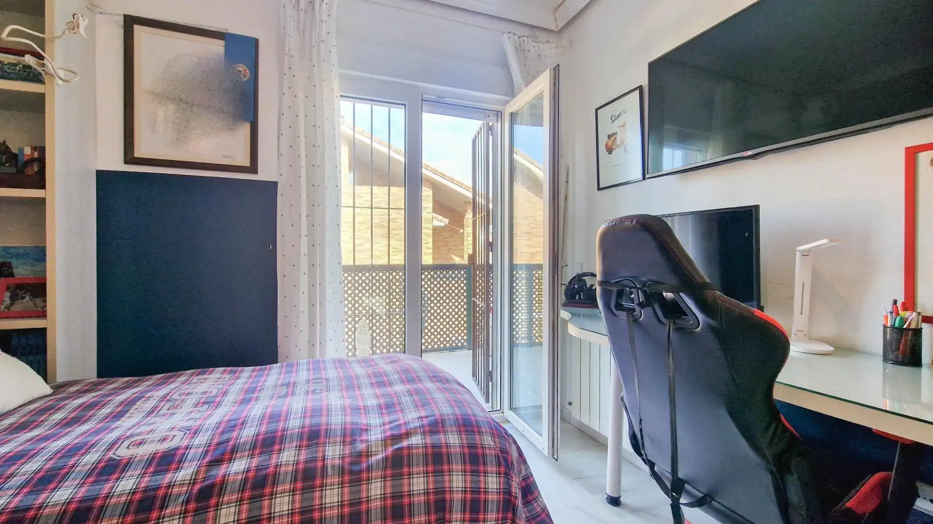 Dormitori de Casa adosada en venda en Badajoz amb Aire condicionat, Jardí privat i Terrassa