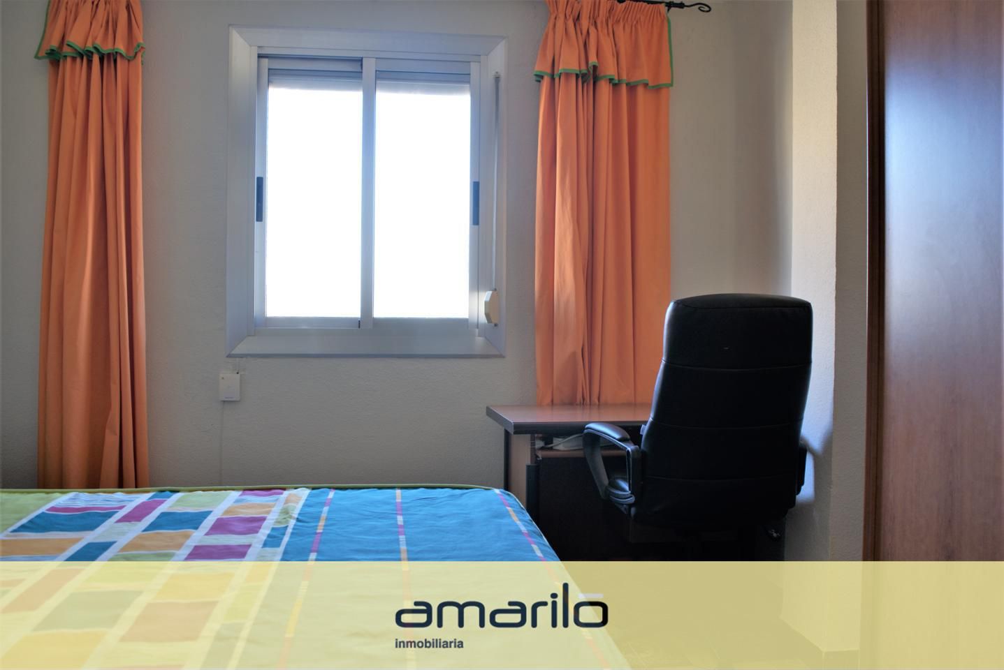 Dormitori de Apartament de lloguer en  Valencia Capital amb Moblat i Balcó