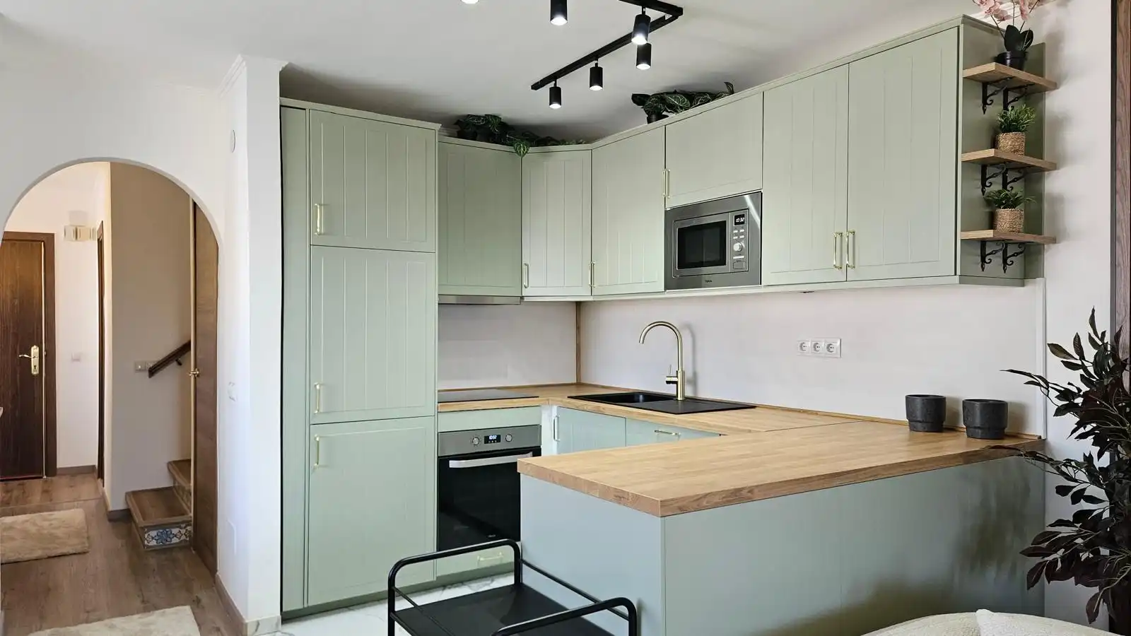 Cocina de Casa adosada en venta en Marbella con Aire acondicionado, Calefacción y Jardín privado