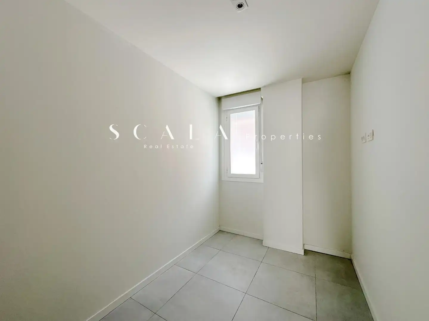 Bedroom of Flat for rent in Madrid  with Air Conditioner, Heating and Terrace