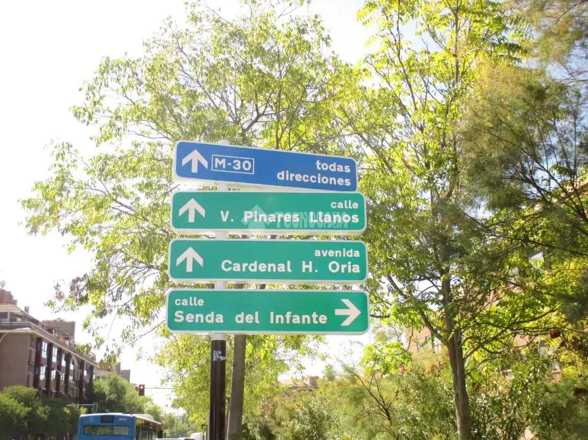 Vista exterior de Local en venta en Madrid con Aire acondicionado y Calefacción