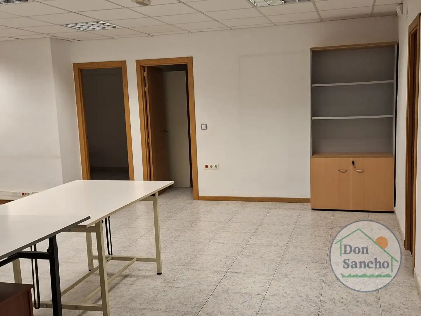 Oficina de alquiler en Polígono Argales