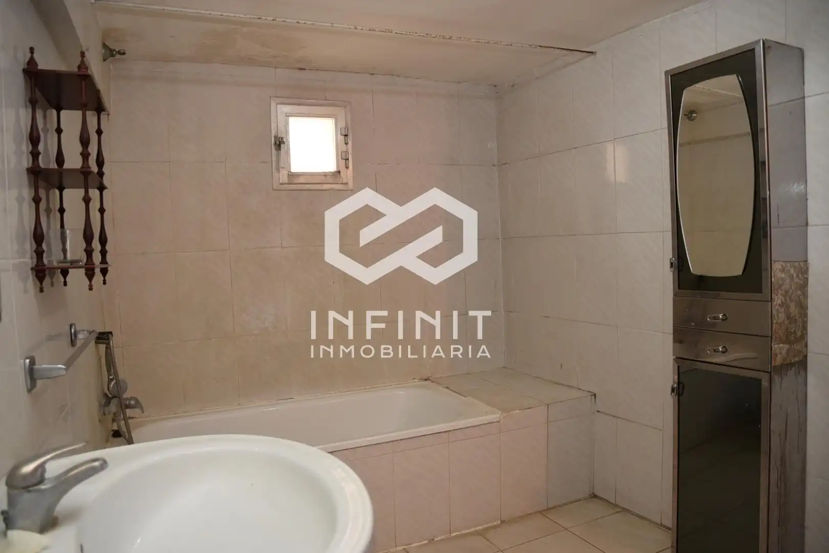 Bathroom of Houses for sale in Muduex  with Private garden, Storage room and Balcony