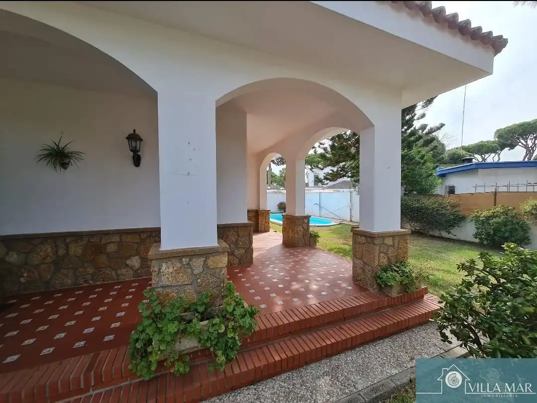 Casa o xalet en venda en Rota amb Piscina