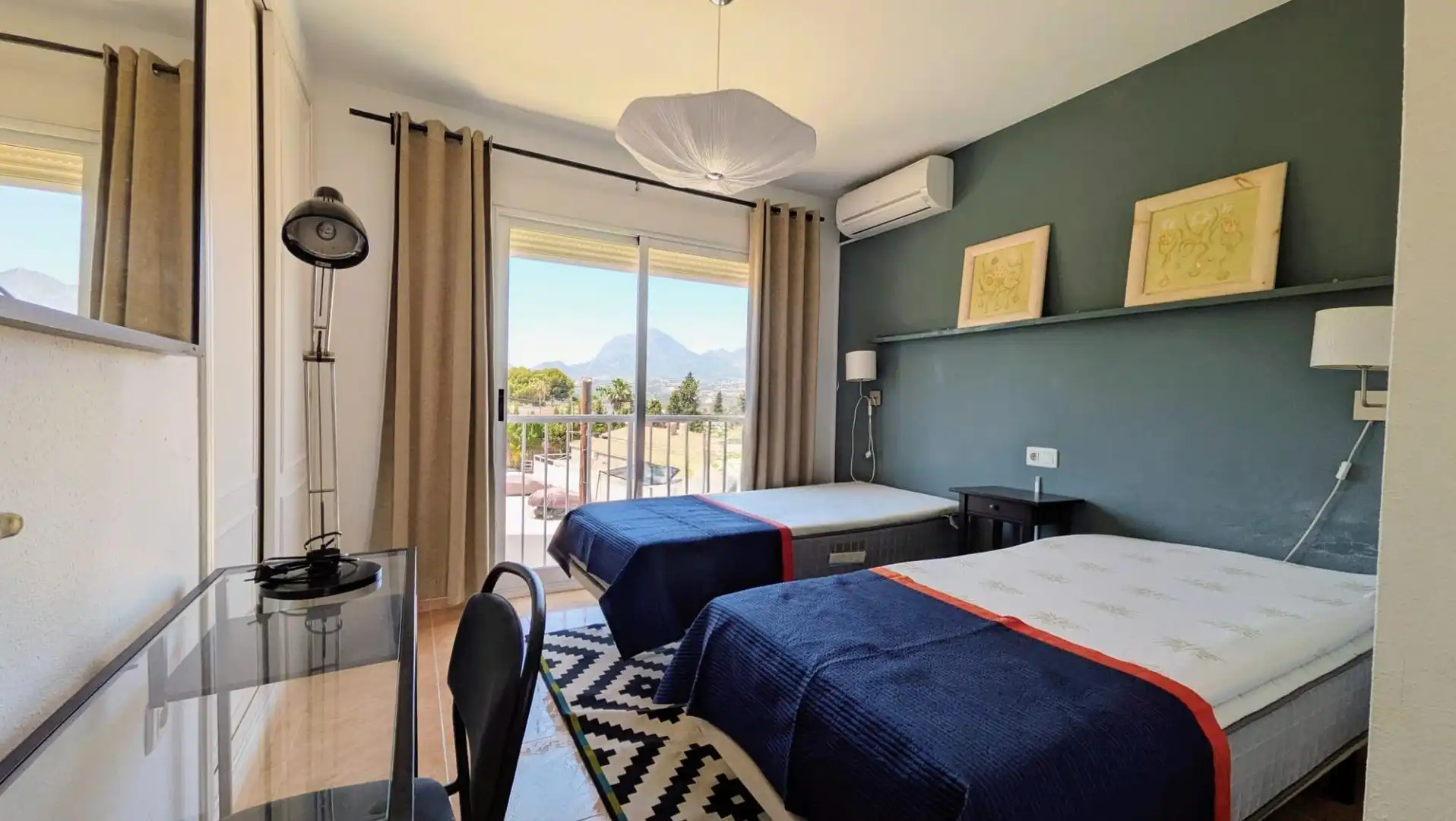 Habitación de Casa o chalet en venta en L'Alfàs del Pi con Aire acondicionado, Terraza y Piscina comunitaria