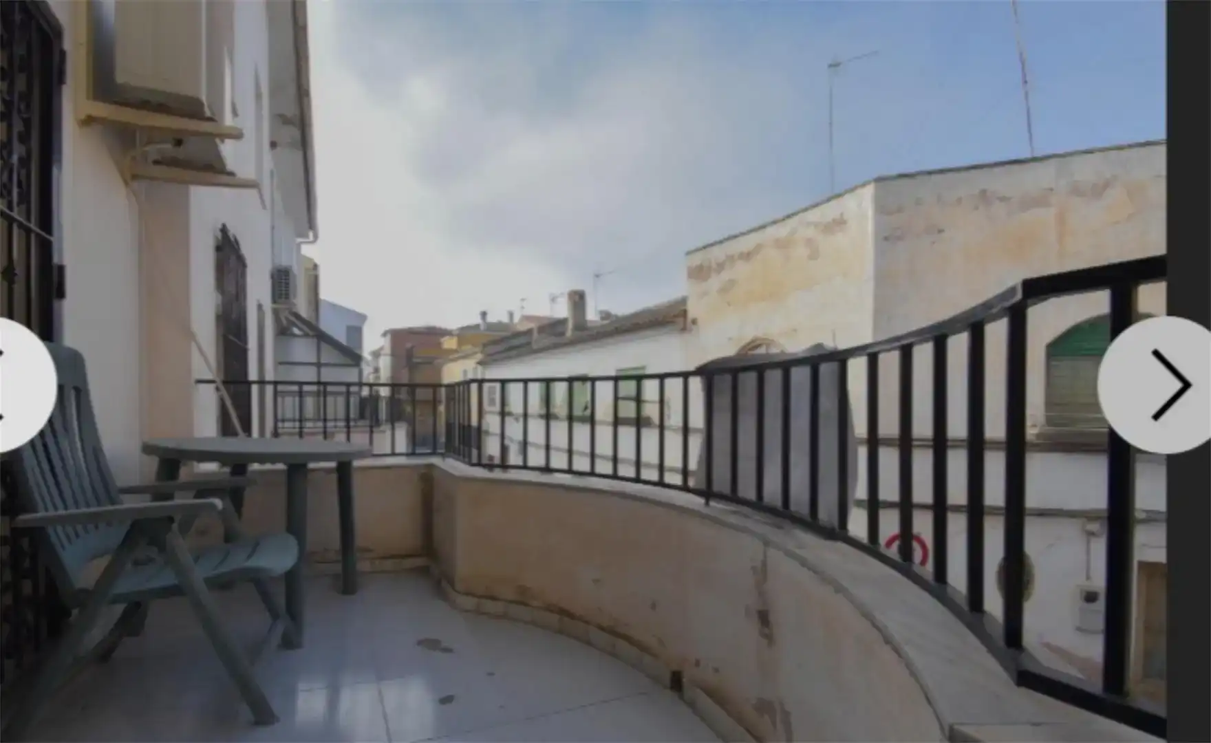 Vista exterior de Casa adosada en venta en Baza con Aire acondicionado, Amueblado y Balcón