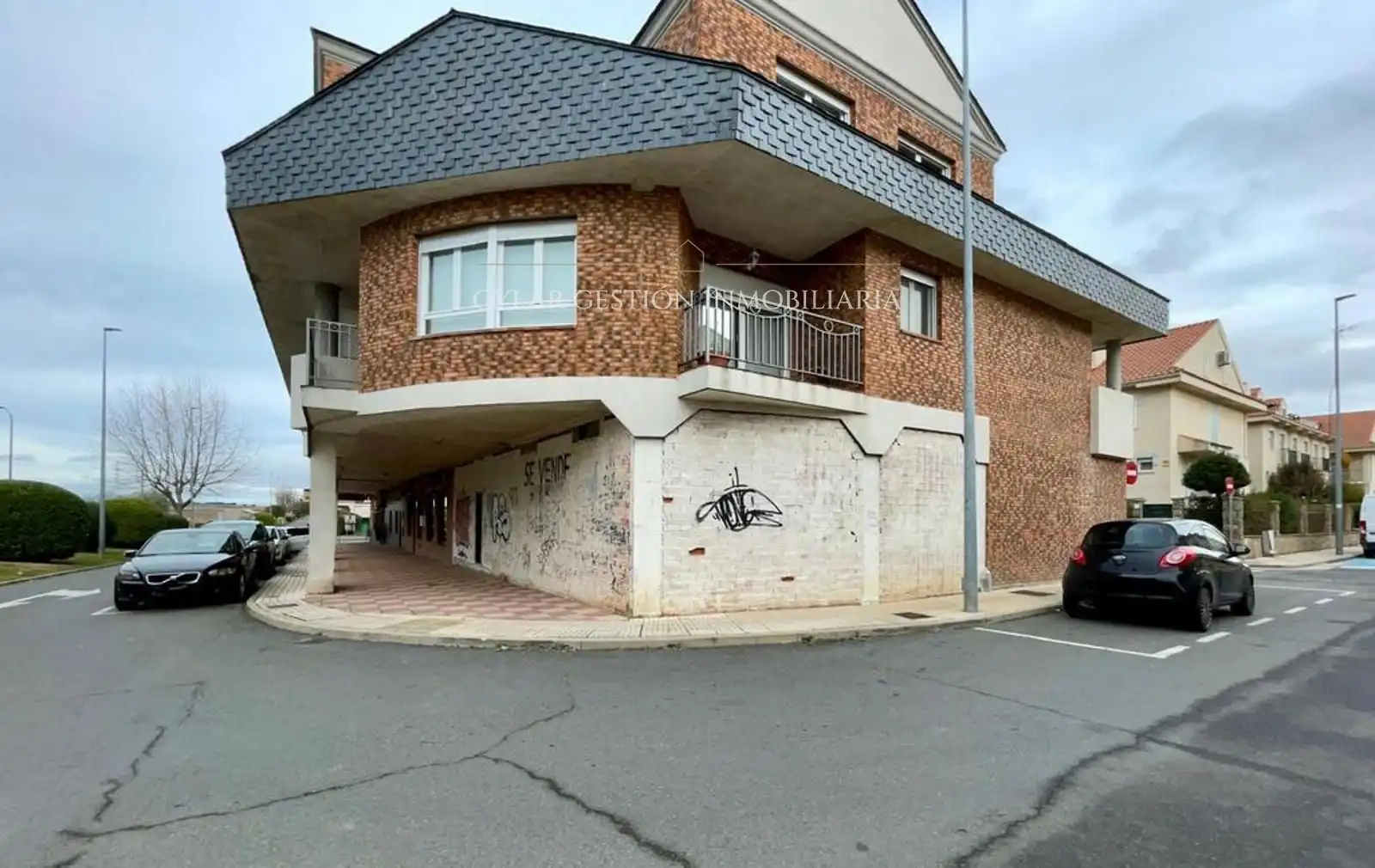 Exterior view of Commercial properties for sale in Villares de la Reina
