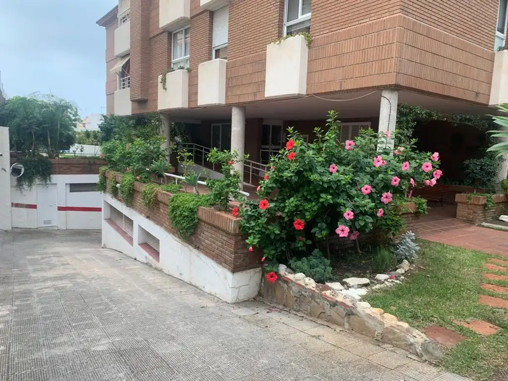 Außenansicht von Wohnung zur Miete in Málaga mit Gemeinschaftspool