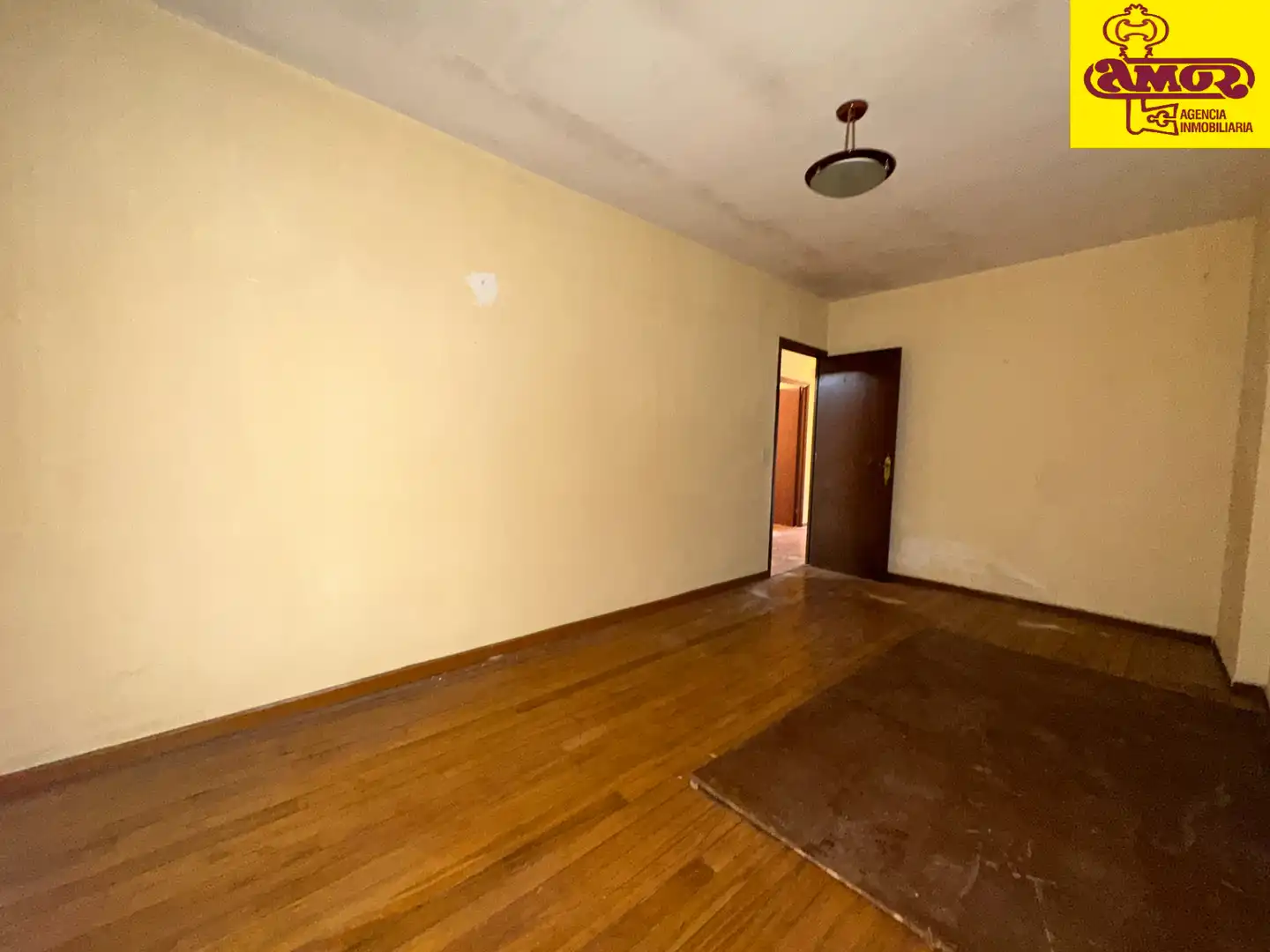Habitación de Piso en venta en Santiago de Compostela  con Trastero