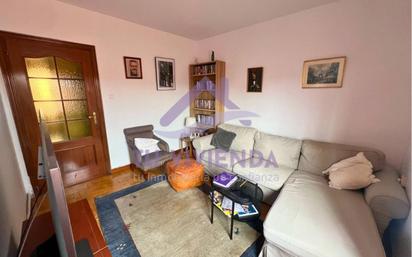 Living room of Flat for sale in Valladolid Capital  with Heating, Parquet flooring and Furnished