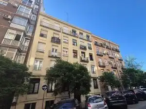 Exterior view of Apartments for rent in Madrid  with Heating, Parquet flooring and Washing machine