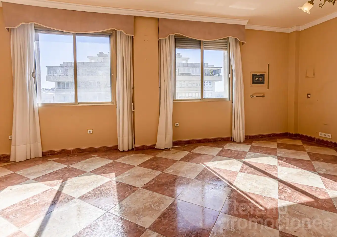 Living room of Flat for sale in Málaga  with Air Conditioner, Terrace and Storage room